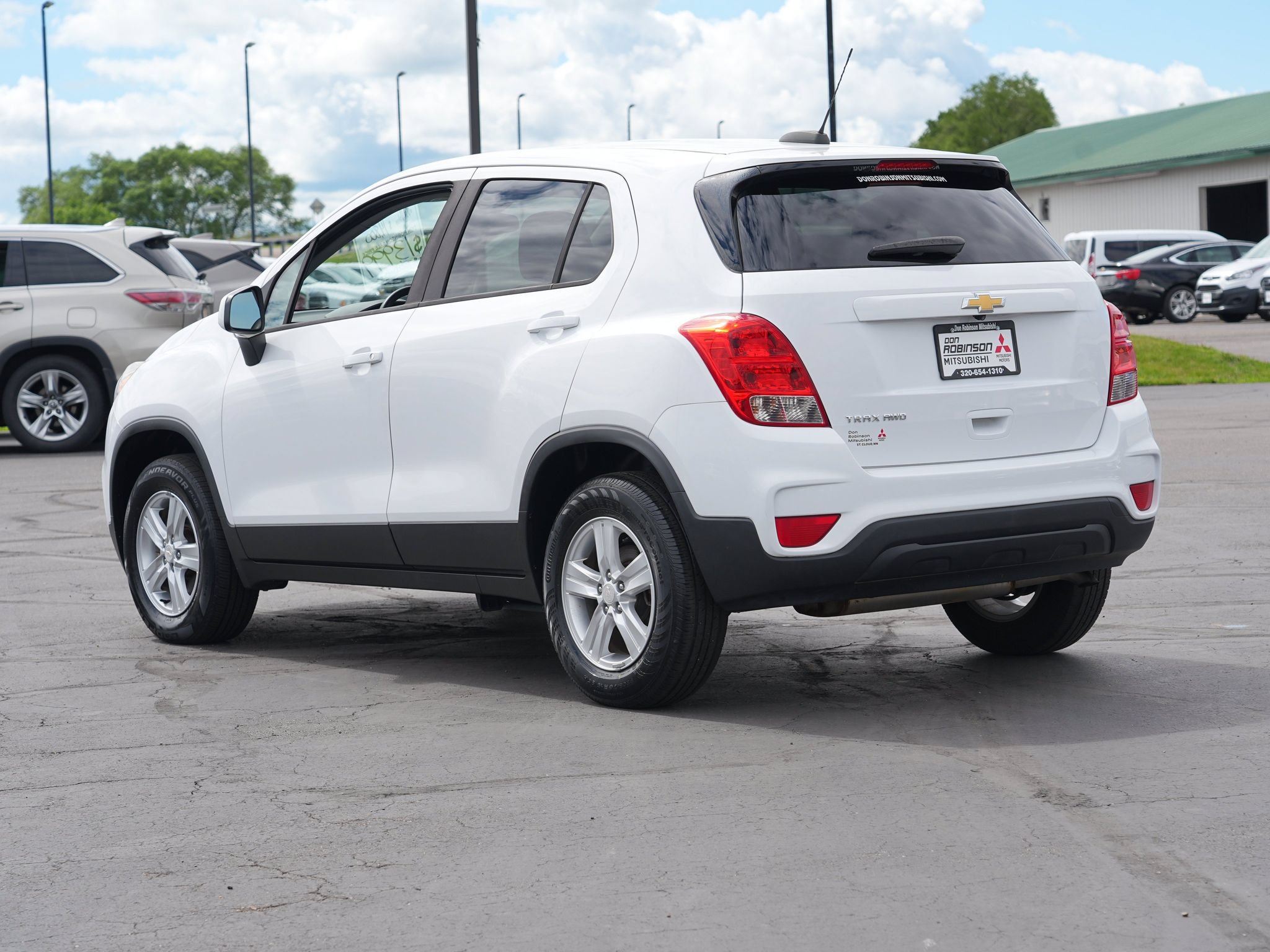 Used 2017 Chevrolet Trax LS w/ Fleet Convenience Package AWD/4WD image 6