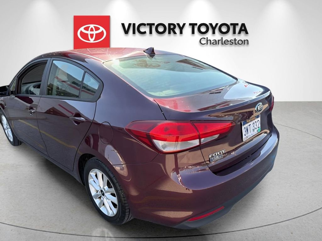 Used 2017 Kia Forte LX w/ LX Popular Package image 4