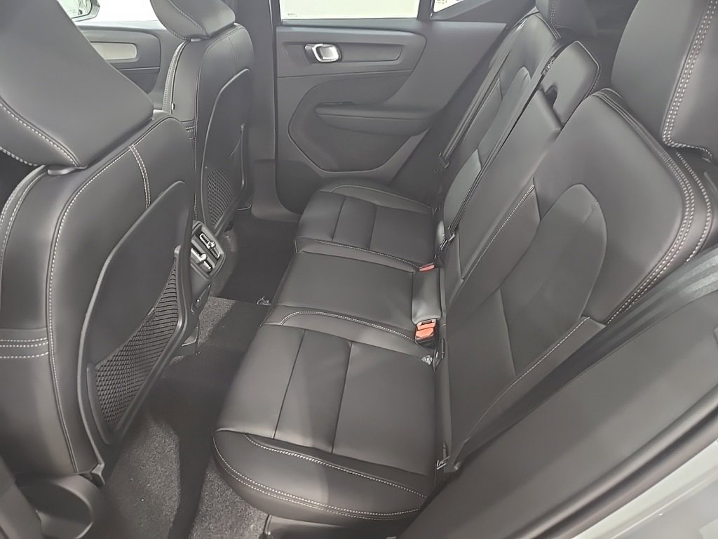 New 2026 Volvo XC40 B5 Plus w/ Protection Package Premier image 22