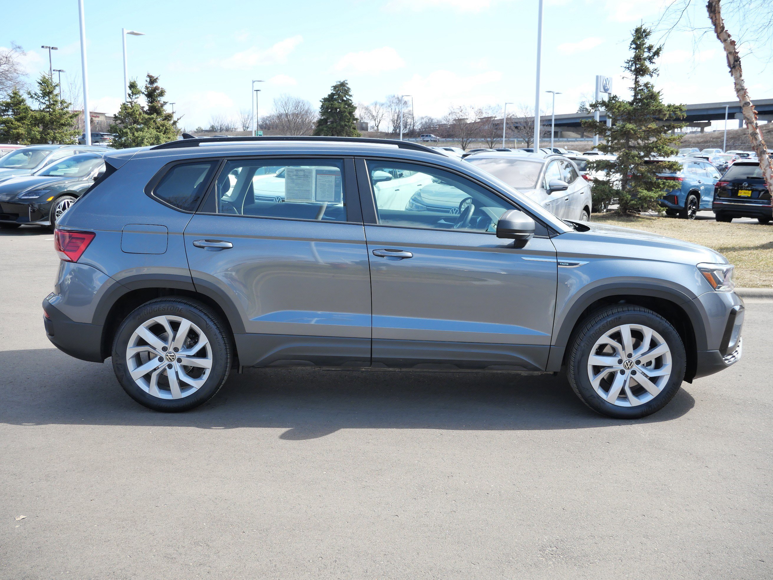 Used 2023 Volkswagen Taos S image 8