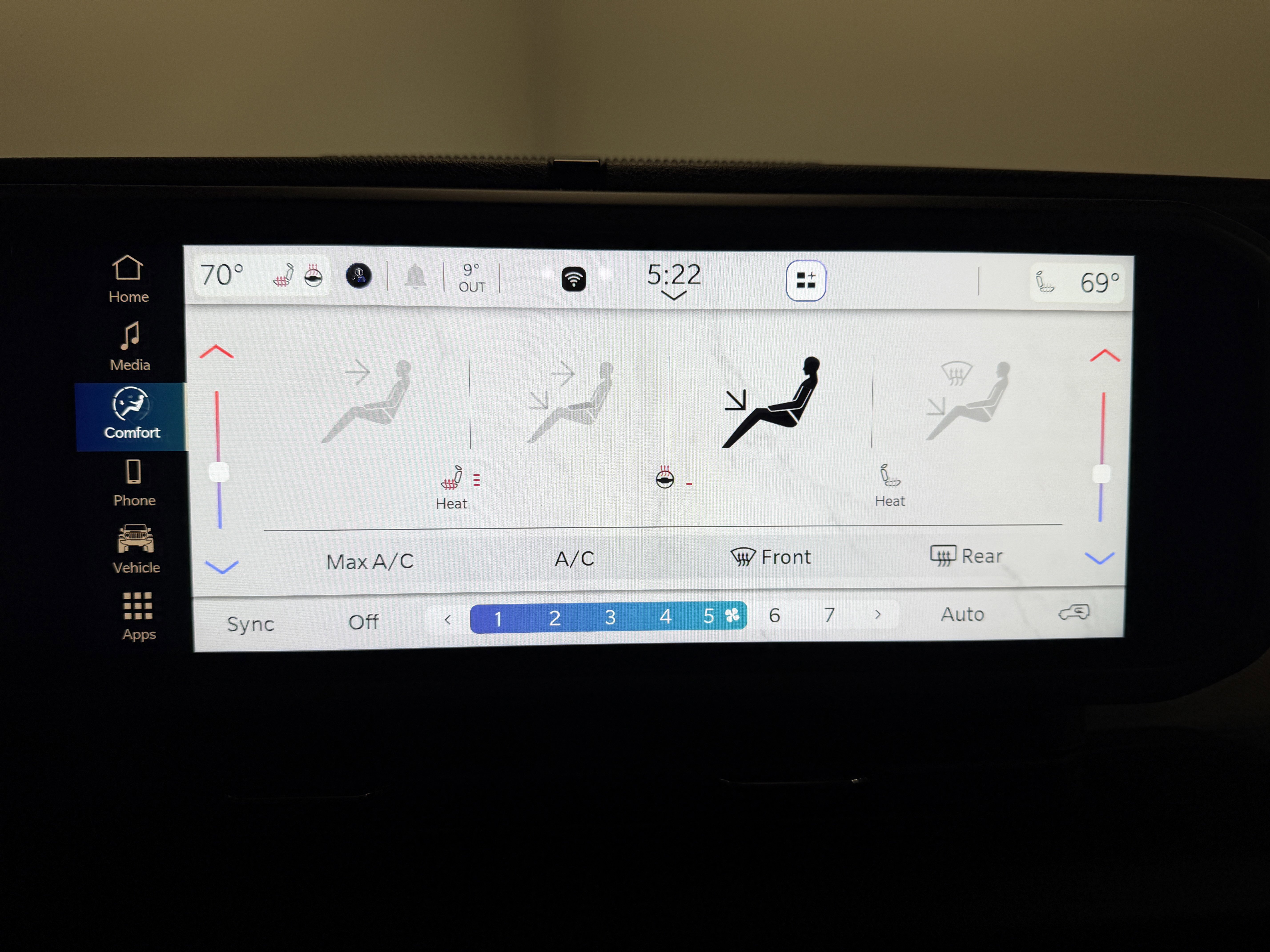 Used 2024 Jeep Wrangler Willys image 9