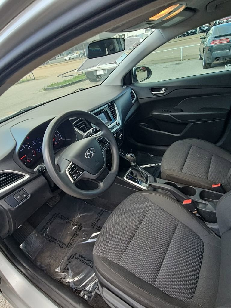 Used 2021 Hyundai Accent SE FWD image 12