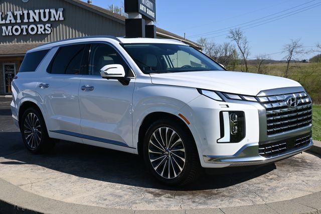 Used 2023 Hyundai Palisade Calligraphy w/ Winter Package image 3