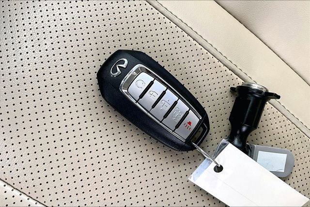 Used 2024 INFINITI QX60 Luxe w/ Cargo Package image 11