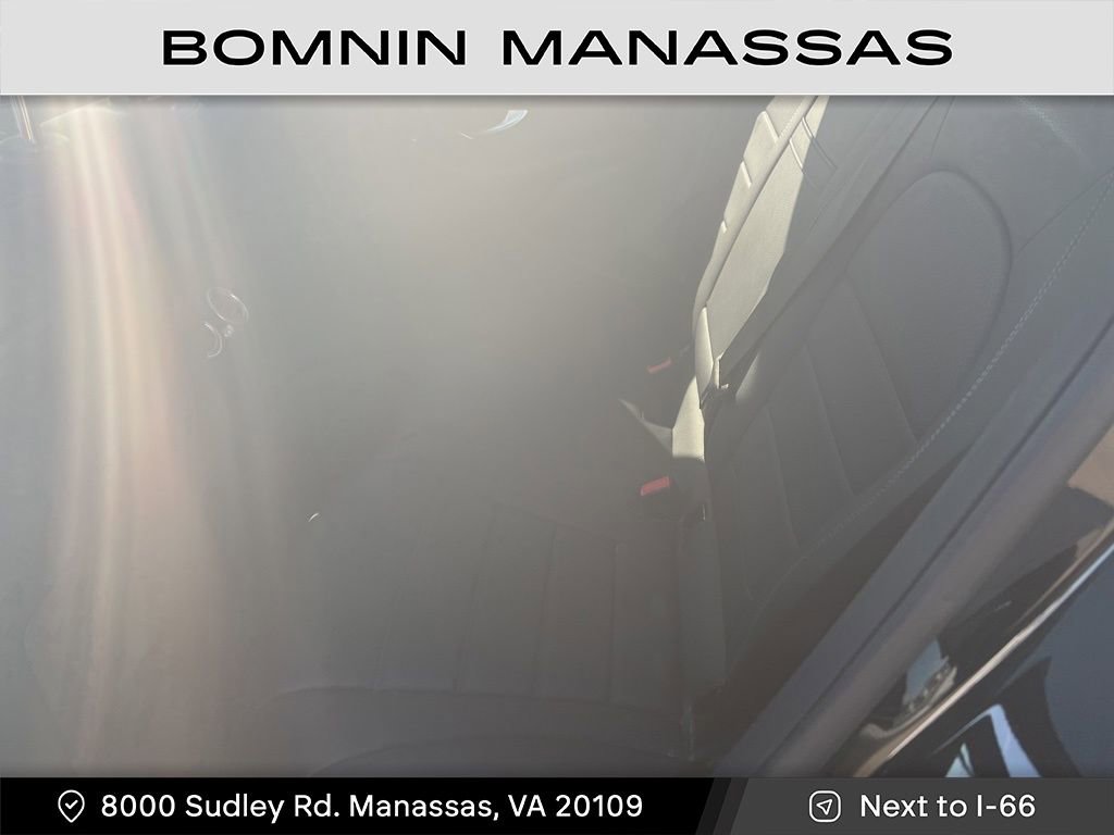 Used 2021 Mercedes-Benz GLC 300 4MATIC image 5