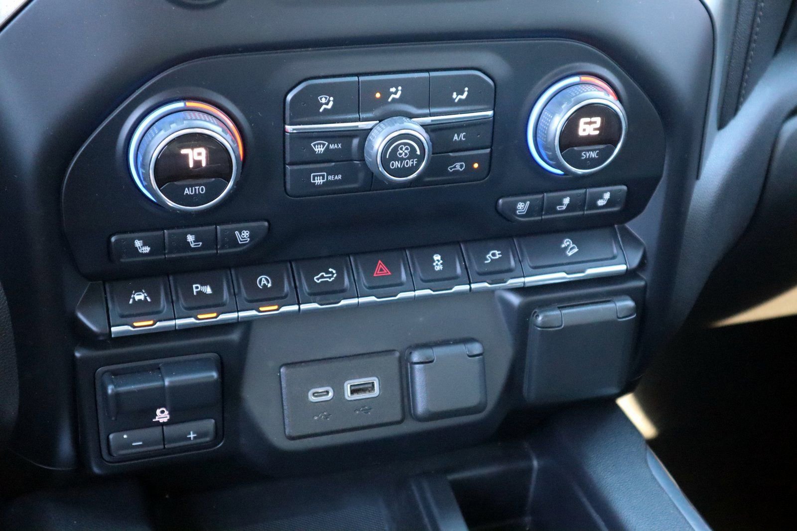 Used 2019 Chevrolet Silverado 1500 LTZ w/ LTZ Texas Edition image 35