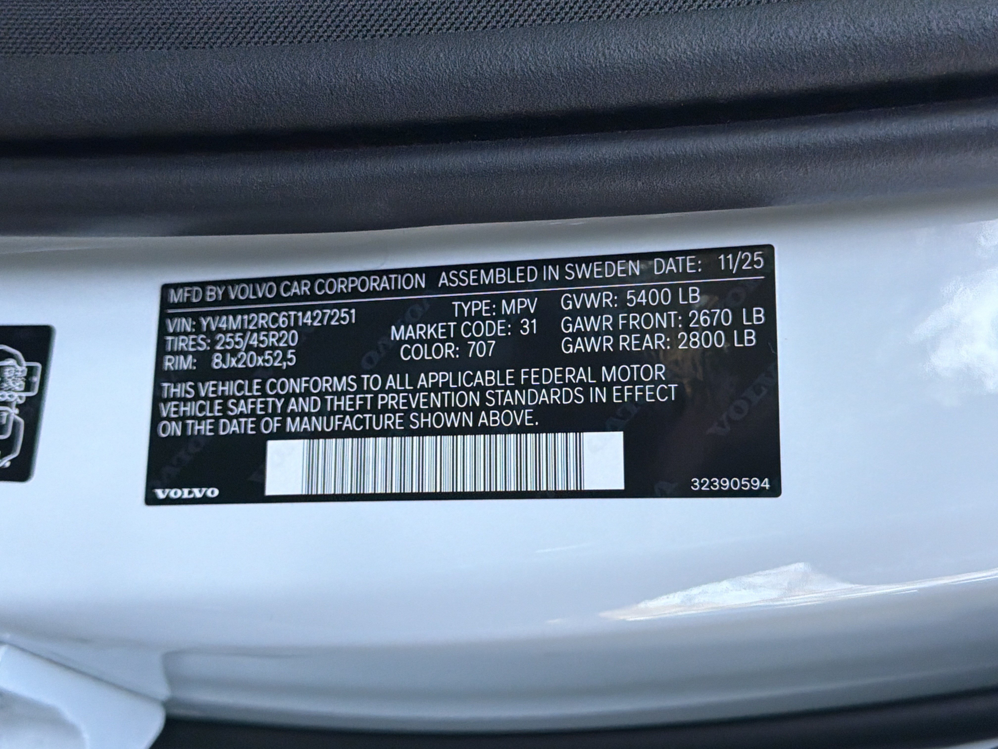 Used 2026 Volvo XC60 B5 Plus w/ Protection Package Premier AWD/4WD image 37