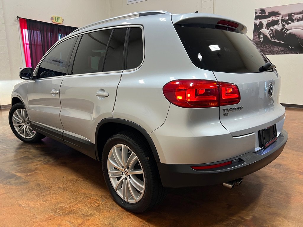 Used 2016 Volkswagen Tiguan SE image 2