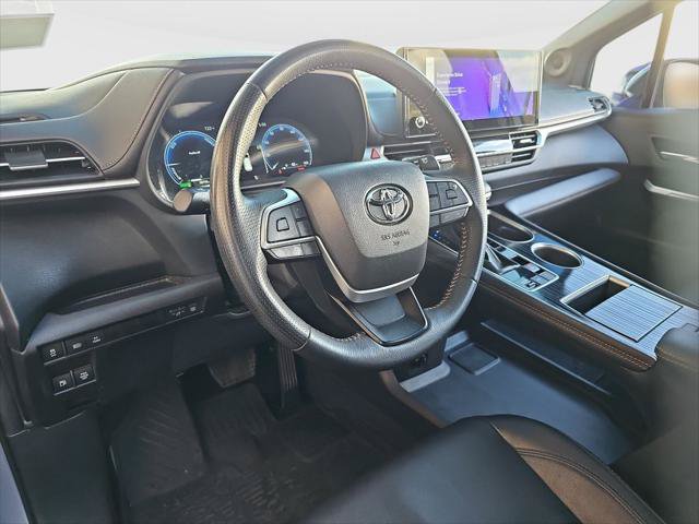 Certified 2025 Toyota Sienna XLE Woodland Edition AWD/4WD image 9