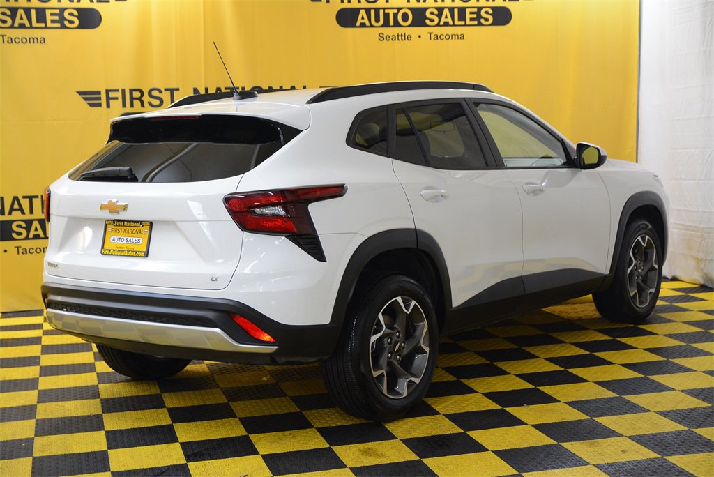 Used 2025 Chevrolet Trax LT image 10