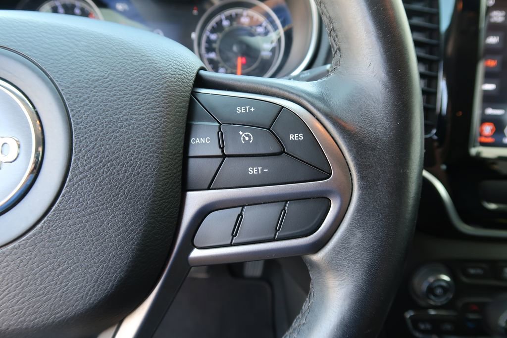 Used 2019 Jeep Cherokee Limited image 18