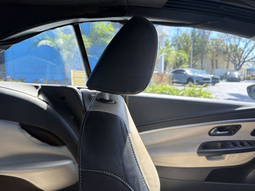 Used 2015 Volkswagen Eos Final Edition image 14