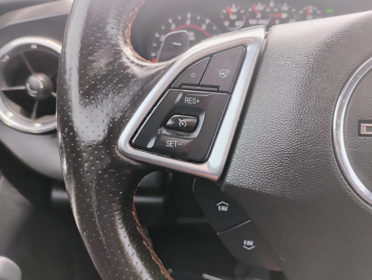 Used 2017 Chevrolet Camaro LT RWD image 23