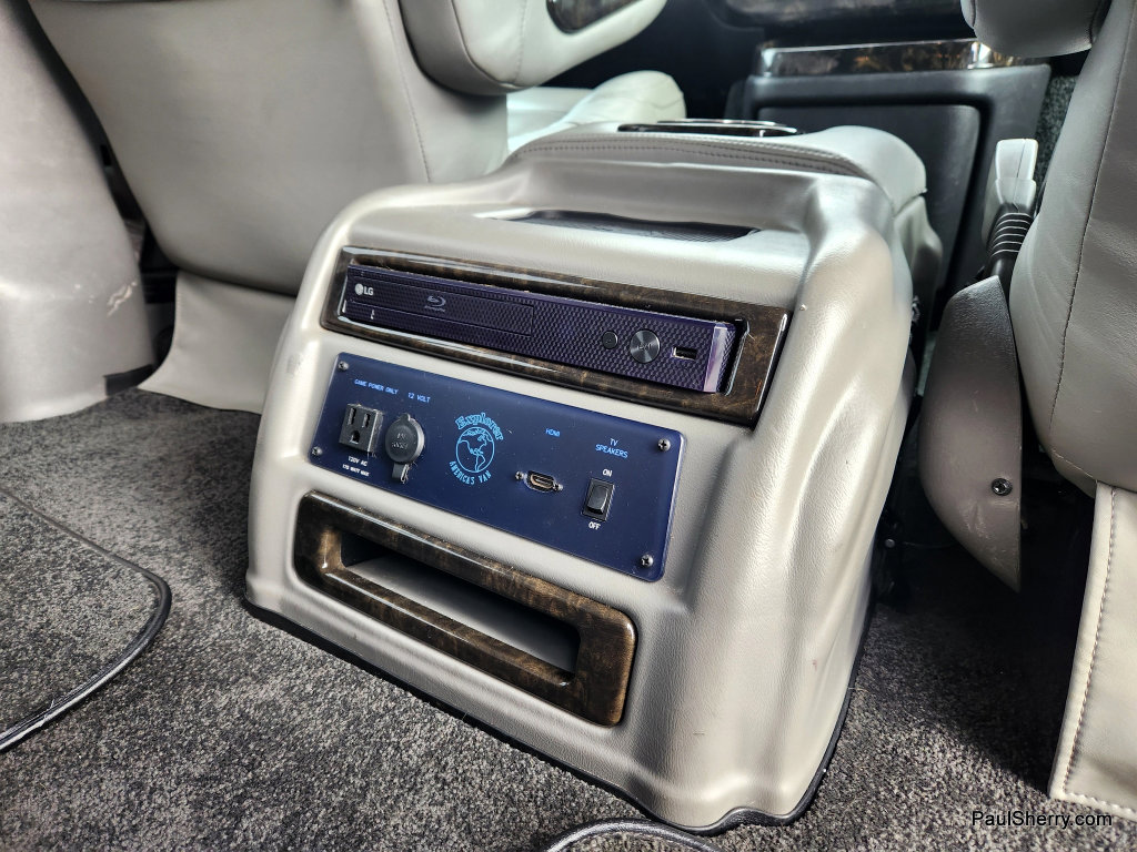 Used 2022 GMC Savana 2500 w/ Enhanced Convenience Package image 37