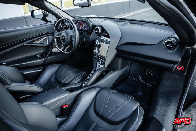 Used 2019 McLaren 720S RWD image 17