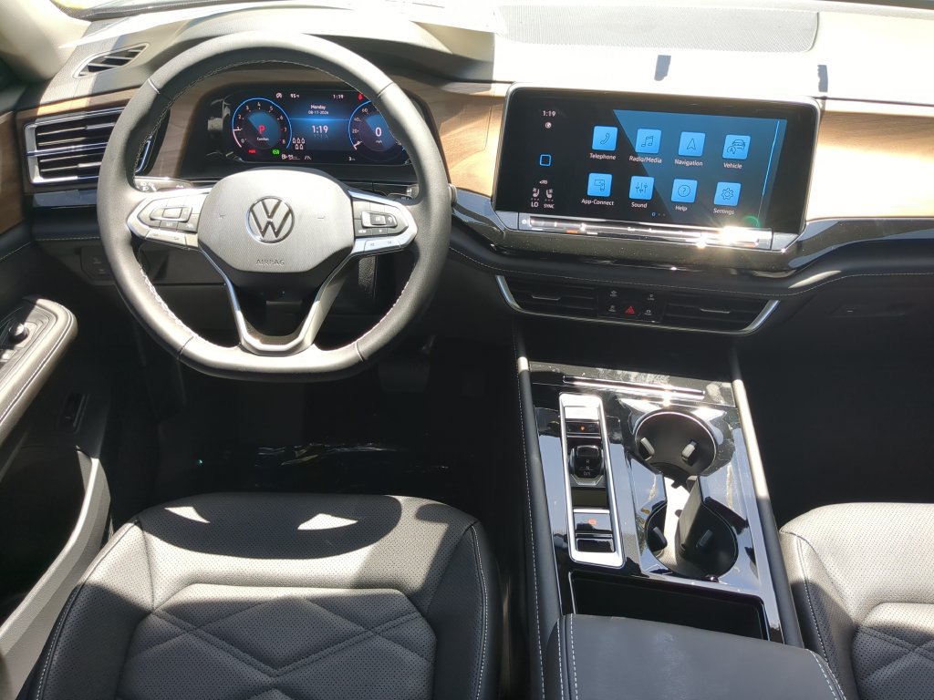 New 2026 Volkswagen Atlas SE FWD image 14