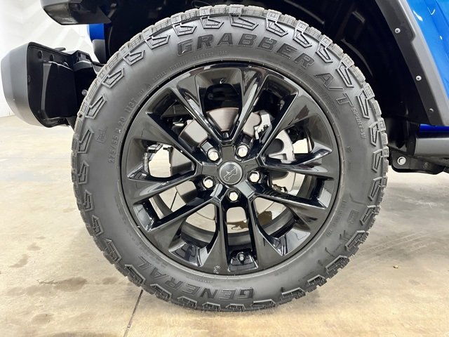 Used 2024 Jeep Gladiator Sport image 9