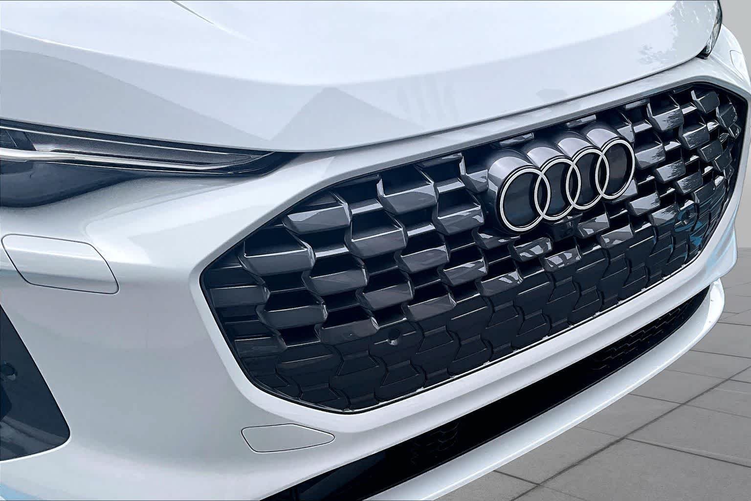Used 2025 Audi Q5 Premium Plus w/ Premium Plus AWD/4WD image 51