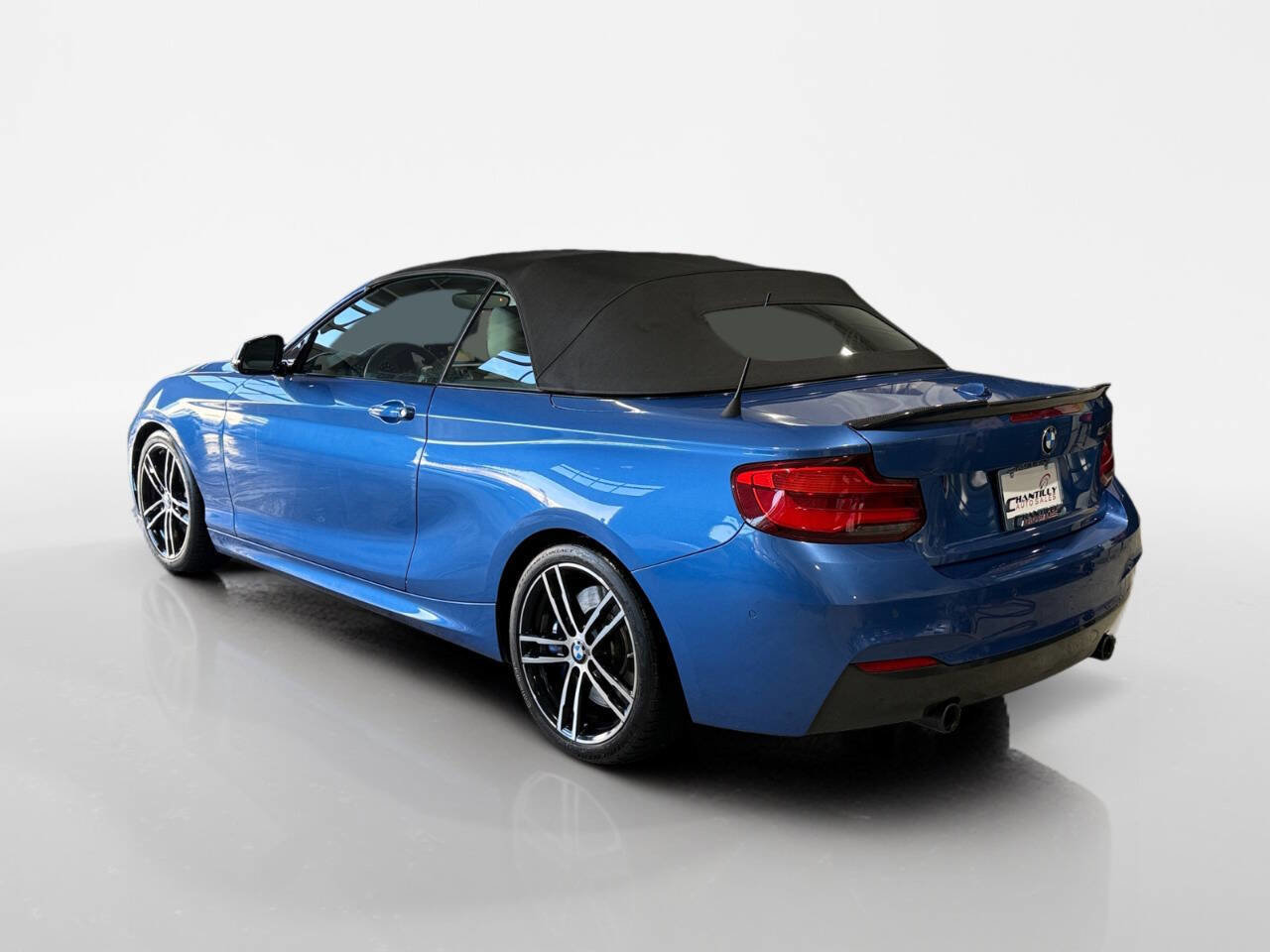Used 2018 BMW M240i Convertible image 3