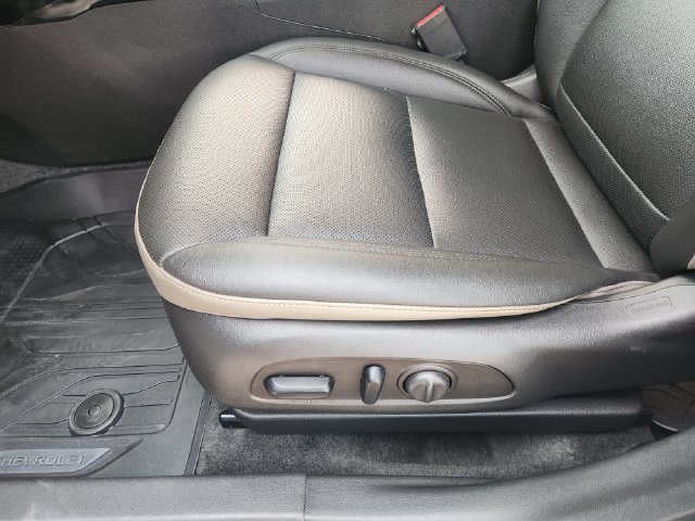 Used 2025 Chevrolet Trax ACTIV w/ Driver Confidence Package FWD image 25