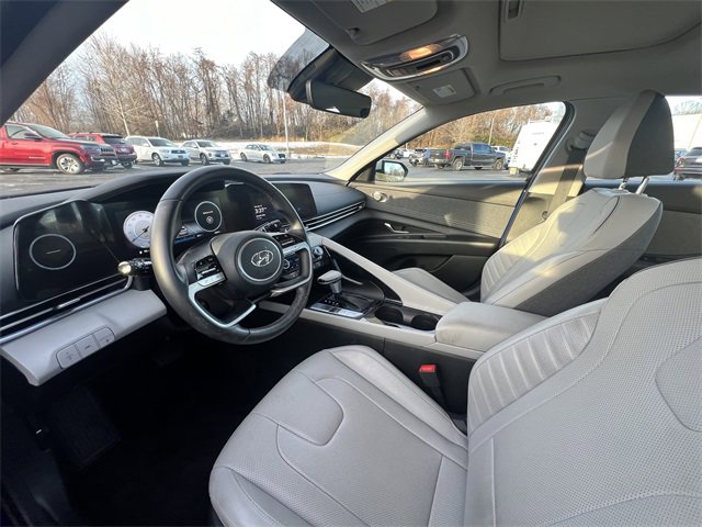 Used 2023 Hyundai Elantra Limited image 5