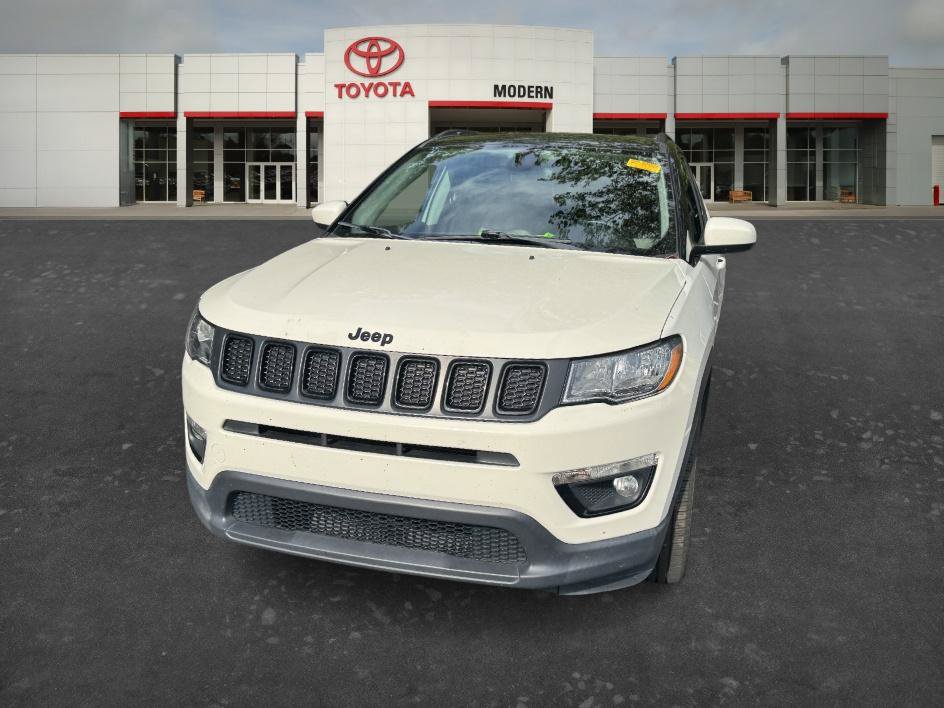 Used 2020 Jeep Compass Latitude FWD image 2