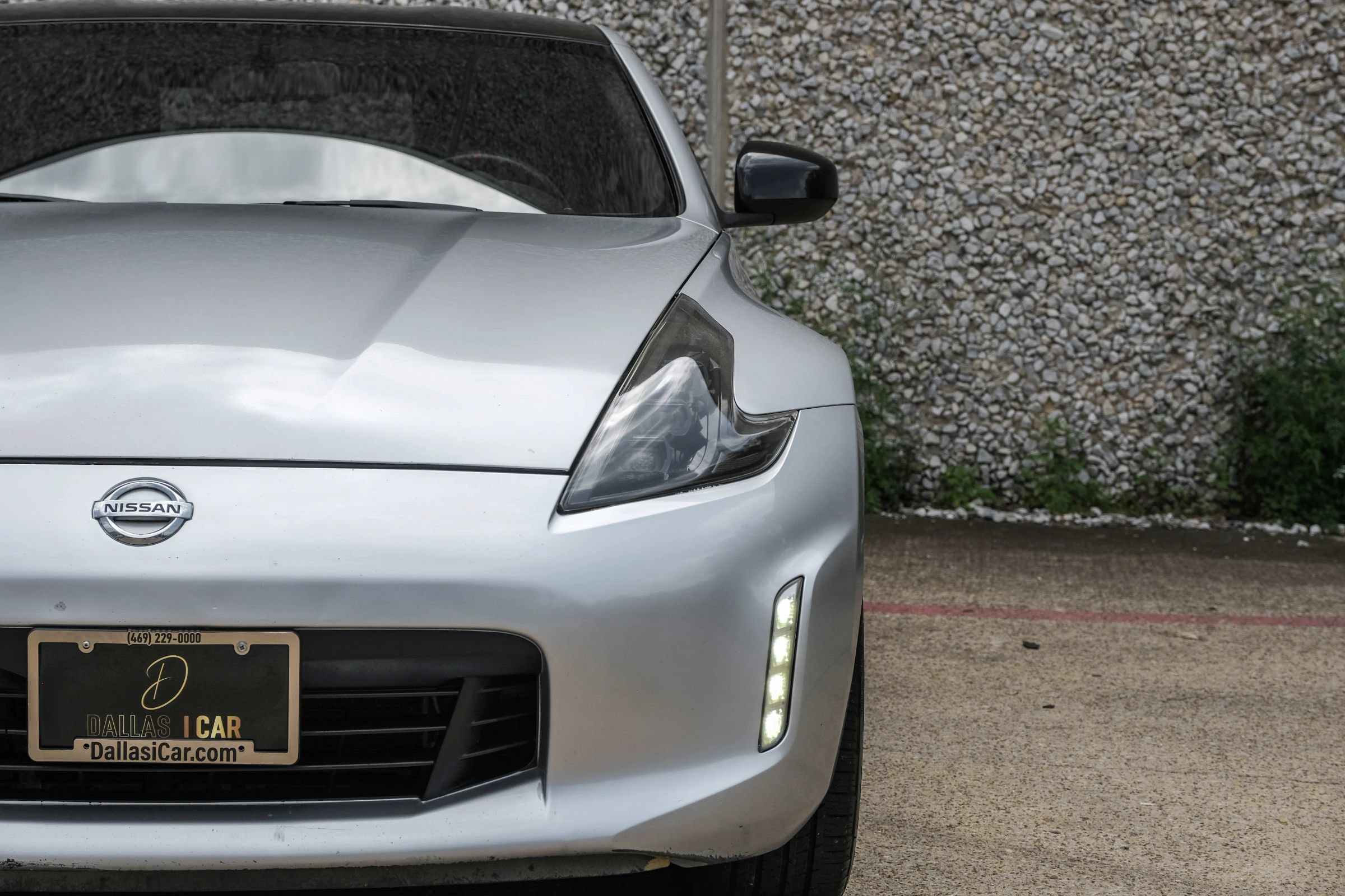 Used 2014 Nissan 370Z Coupe RWD image 32