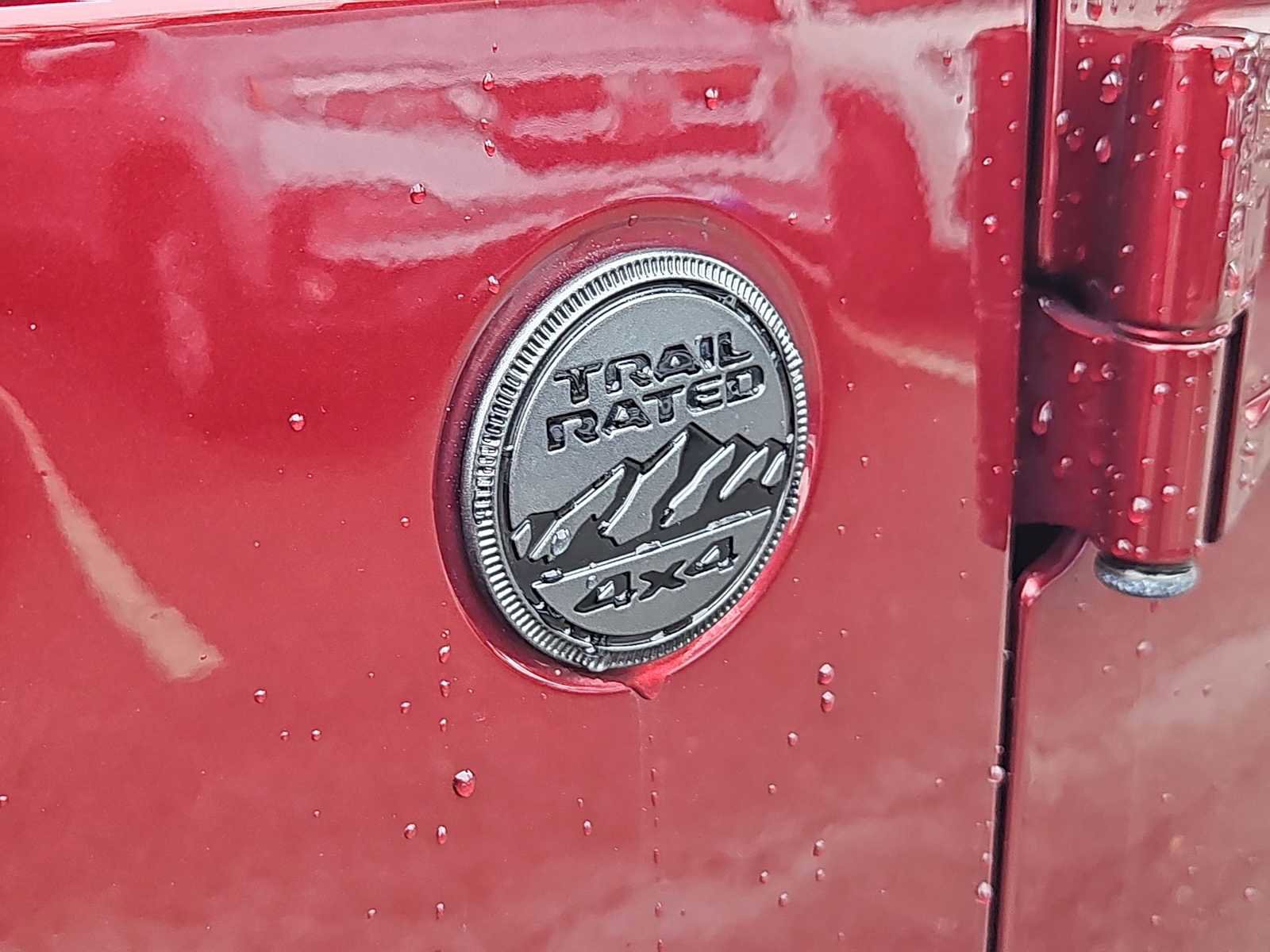 Used 2021 Jeep Gladiator Overland AWD/4WD image 13