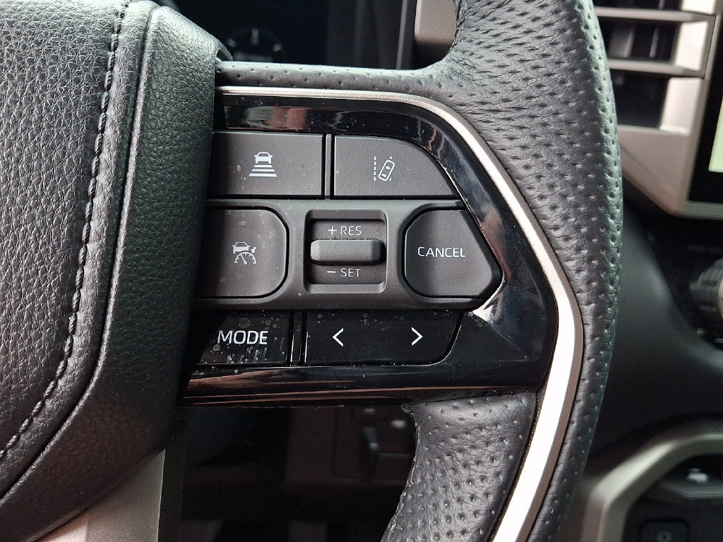Used 2024 Toyota Tundra Limited AWD/4WD image 23
