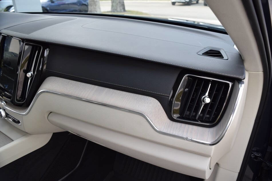 Used 2018 Volvo XC60 T5 Inscription w/ Luxury Seat Package image 55