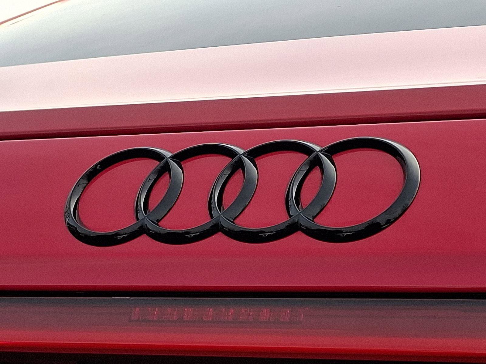 Certified 2022 Audi RS e-tron GT w/ Carbon Performance Package AWD/4WD image 30