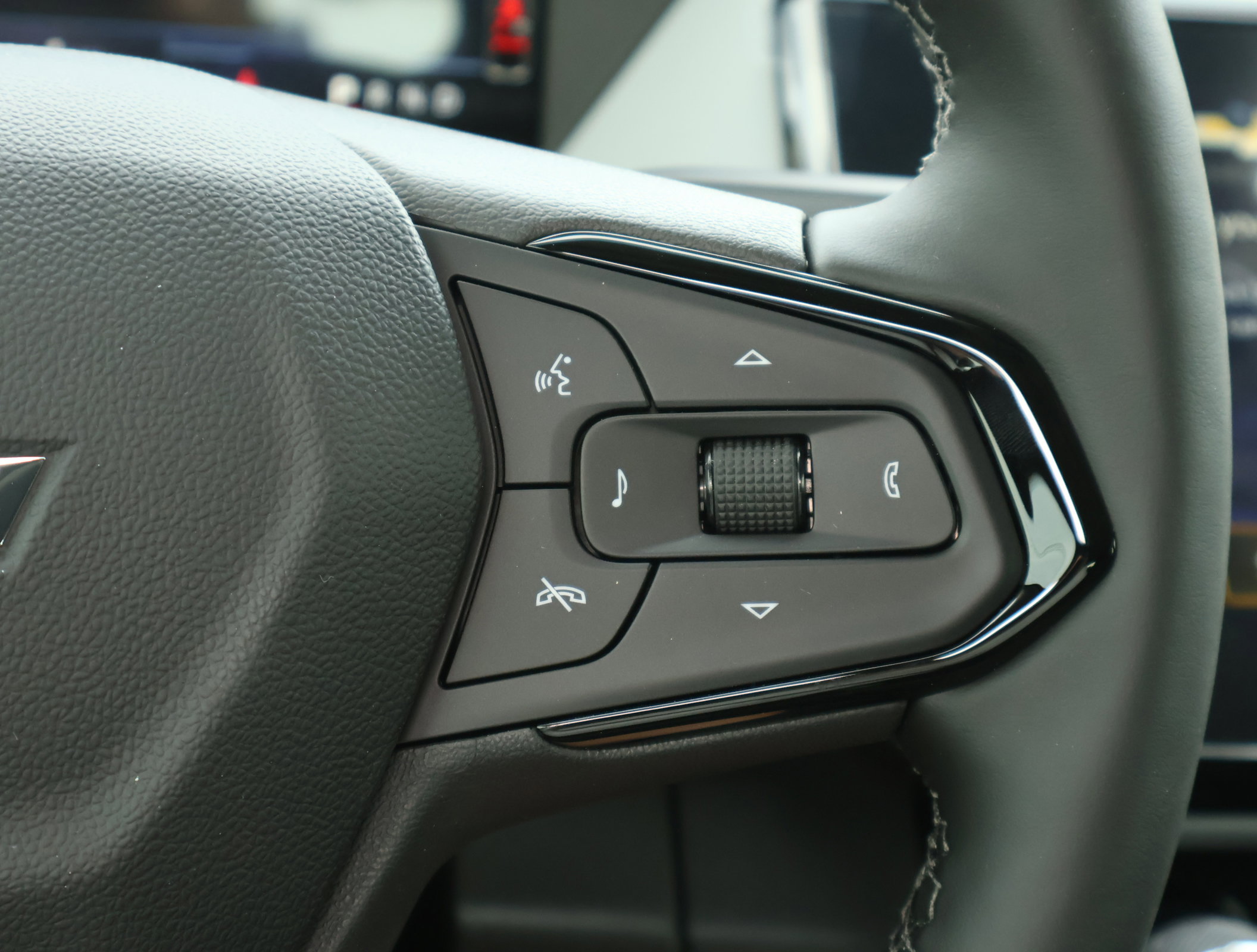 New 2027 Chevrolet Bolt RS w/ Technology Package FWD image 15