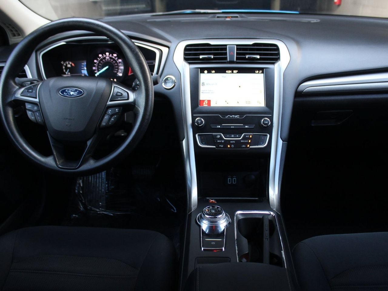 Used 2019 Ford Fusion SE FWD image 16