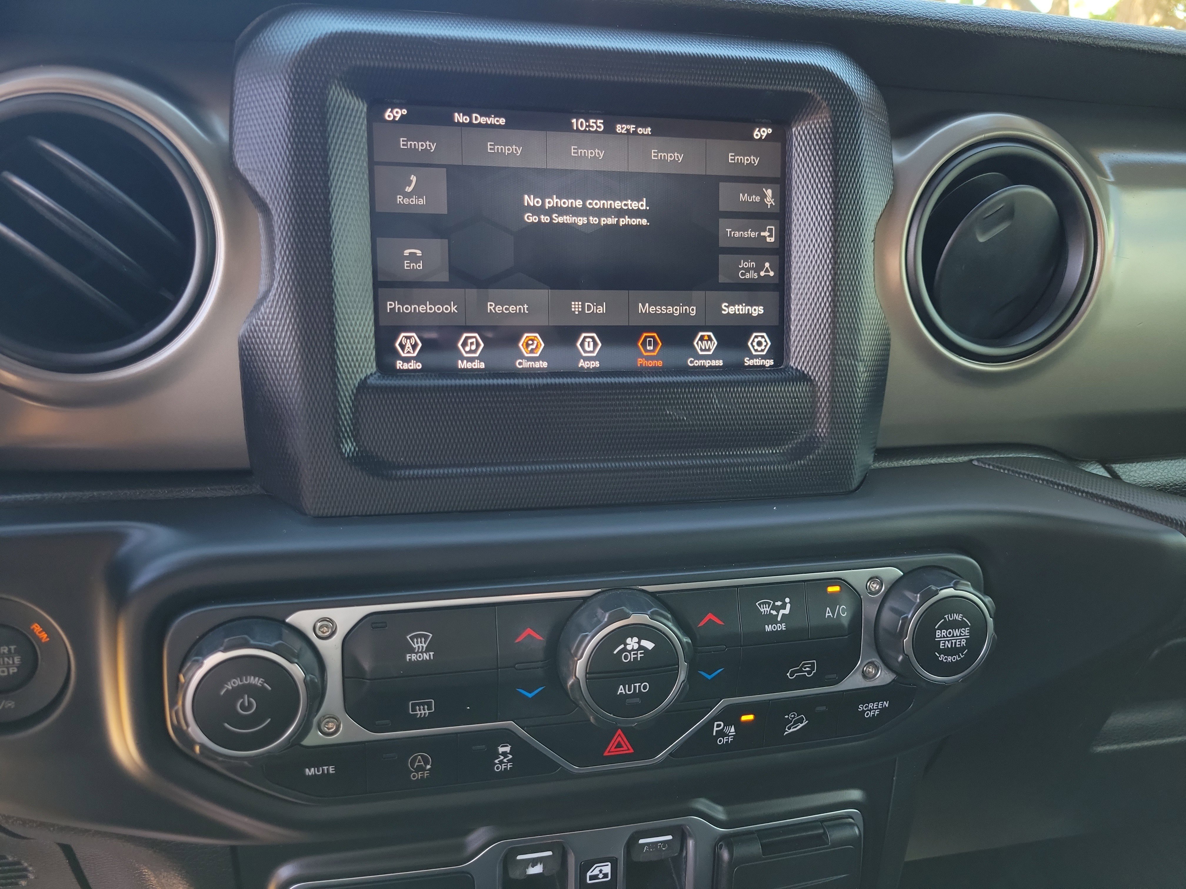Used 2018 Jeep Wrangler Unlimited Sport S AWD/4WD image 24