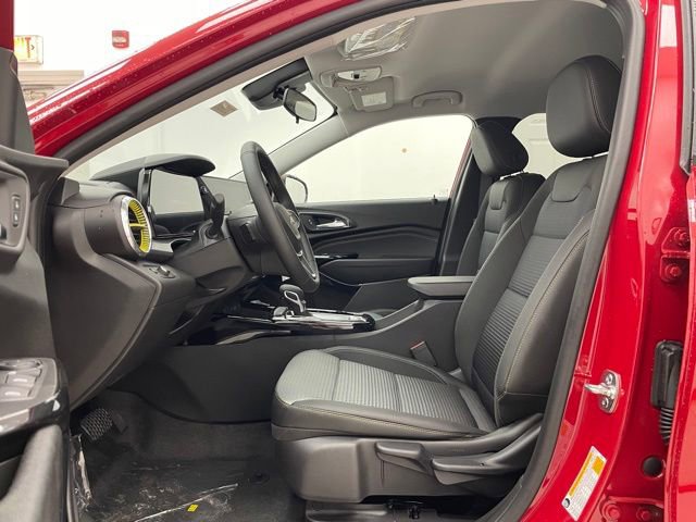 New 2026 Chevrolet Trax LT w/ Driver Confidence Package FWD image 8