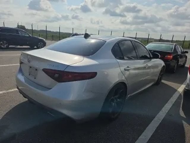 Used 2017 Alfa Romeo Giulia Ti w/ TI 19" Sport Package RWD image 2