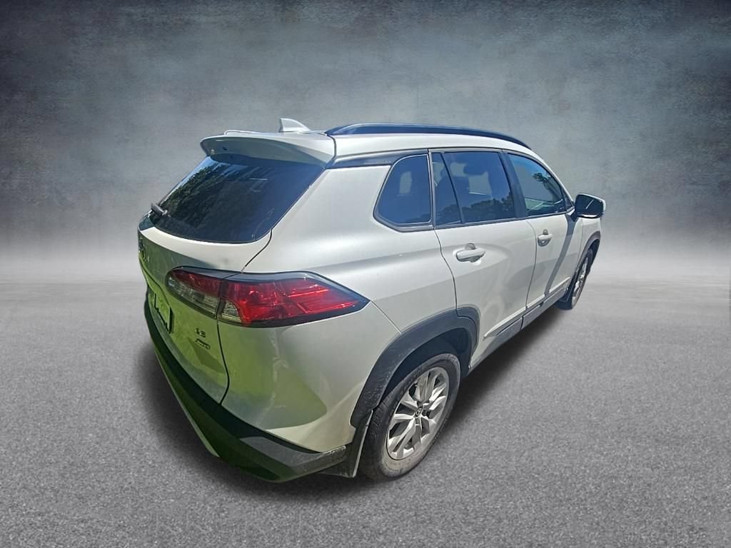 Used 2024 Toyota Corolla Cross LE w/ Moonroof Package AWD/4WD image 9