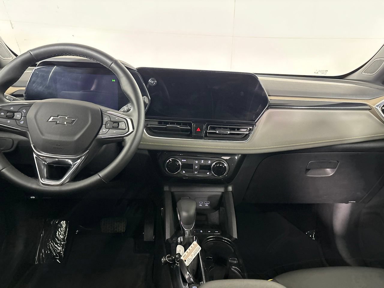 Used 2025 Chevrolet TrailBlazer ACTIV w/ Convenience Package AWD/4WD image 23