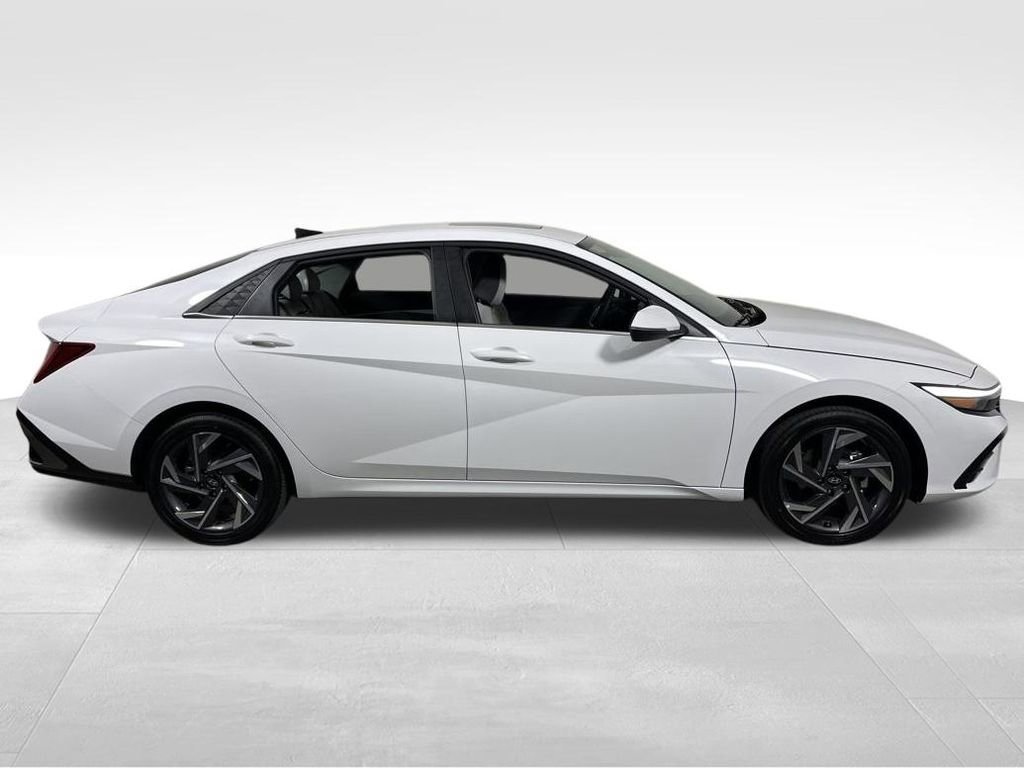 New 2025 Hyundai Elantra Limited image 6