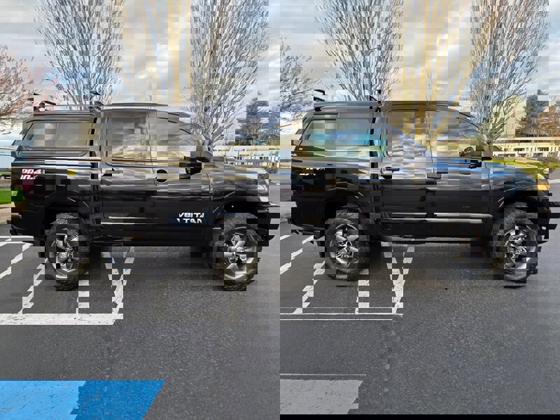 Used 2014 Nissan Titan PRO-4X image 4