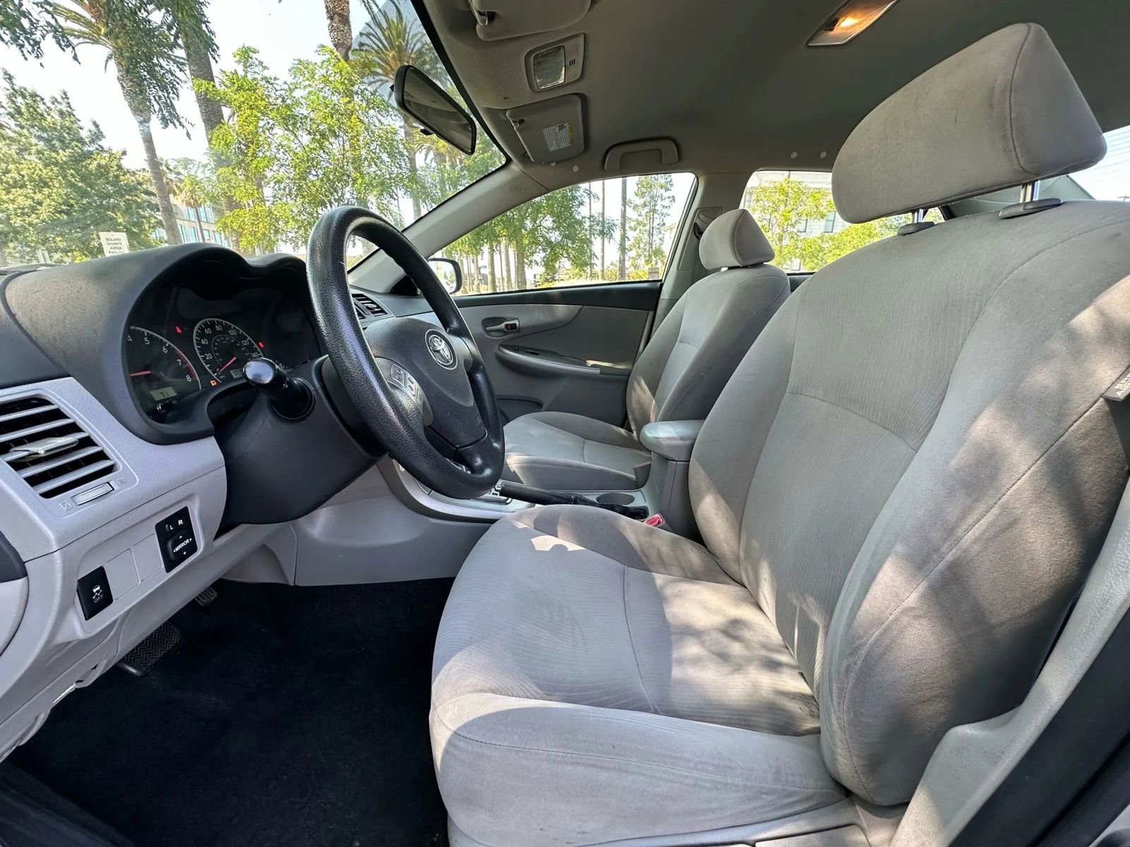 Used 2012 Toyota Corolla LE image 6