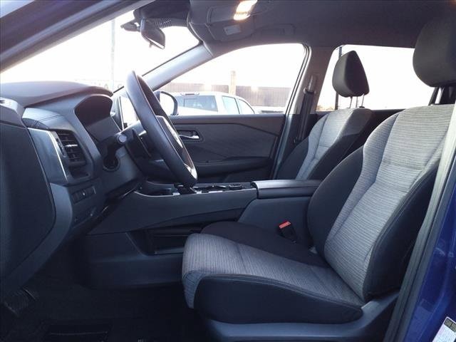 Used 2023 Nissan Rogue SV image 12
