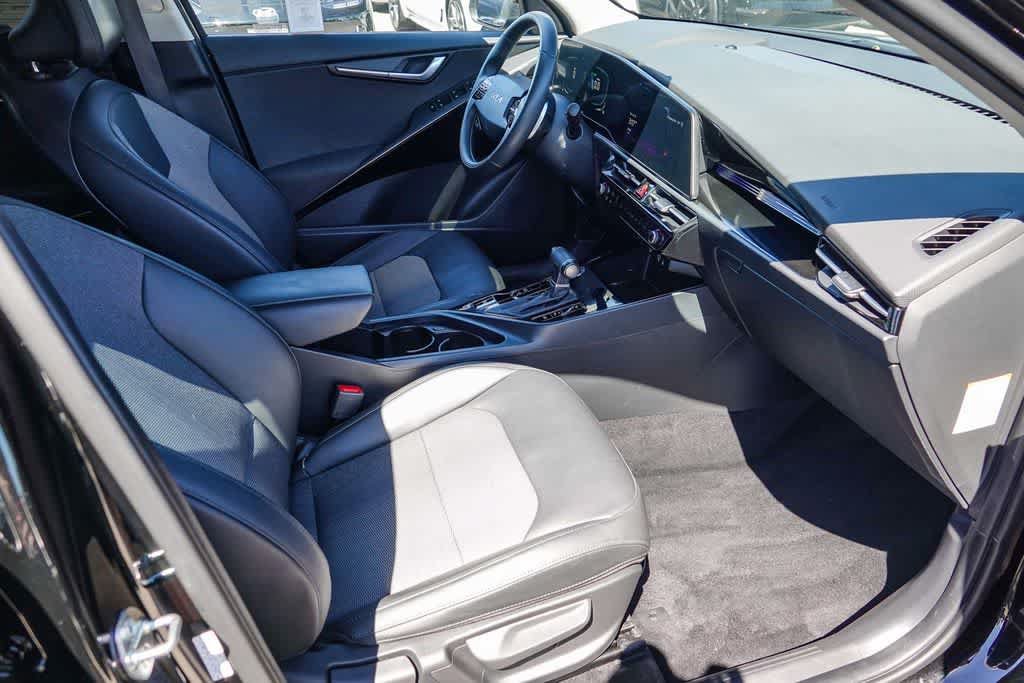 Certified 2024 Kia Niro EX FWD image 15