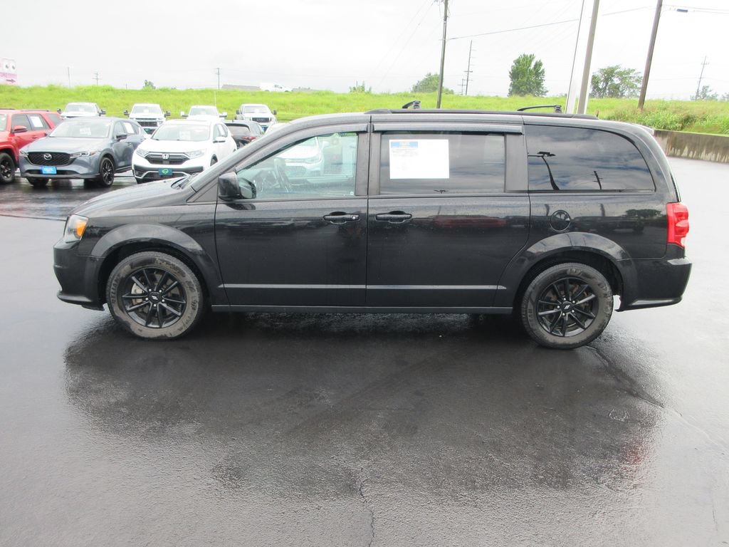 Used 2019 Dodge Grand Caravan GT FWD image 2