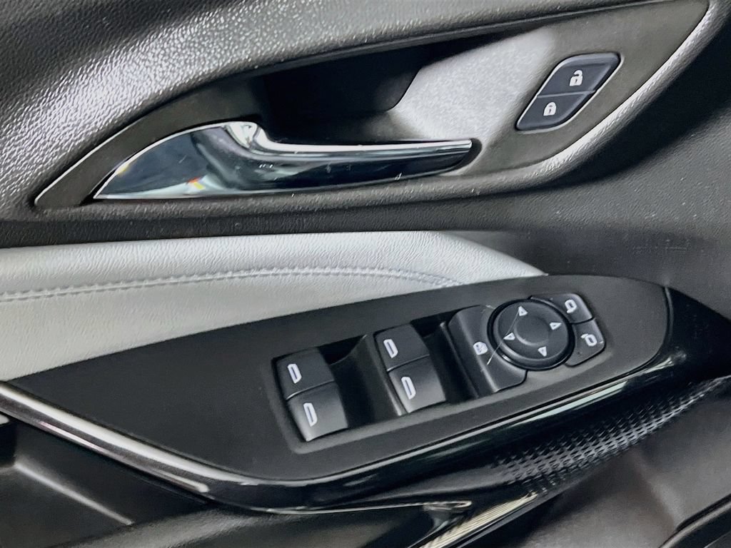 Used 2024 Chevrolet Trax LT FWD image 16