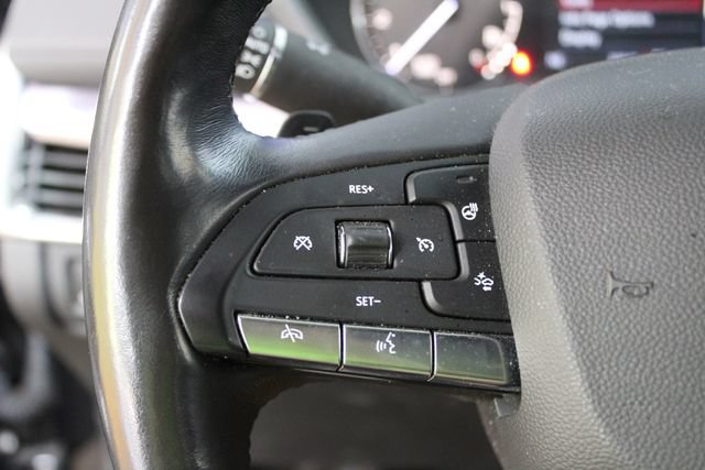 Used 2021 Cadillac XT4 Luxury w/ Driver Awareness Package AWD/4WD image 16