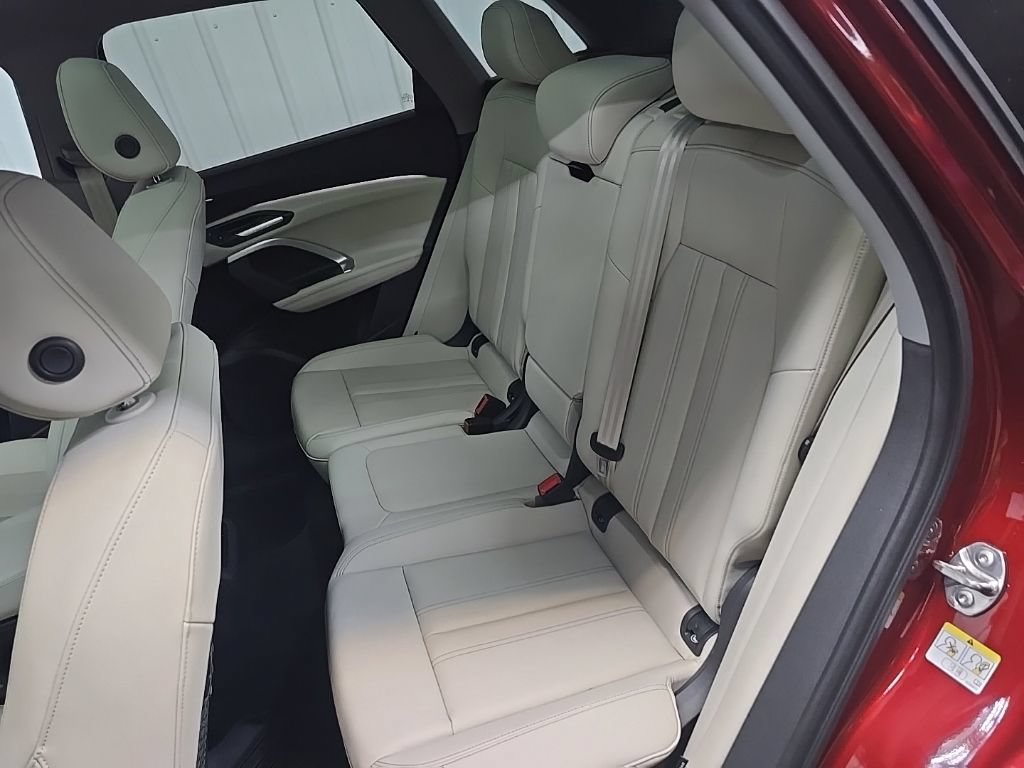 Used 2025 Audi Q5 Premium AWD/4WD image 33