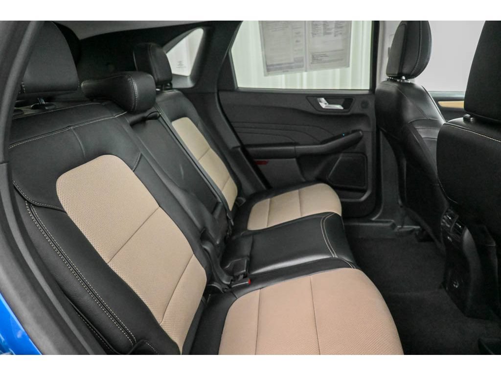 Used 2021 Ford Escape Titanium w/ Titanium Elite Package AWD/4WD image 20