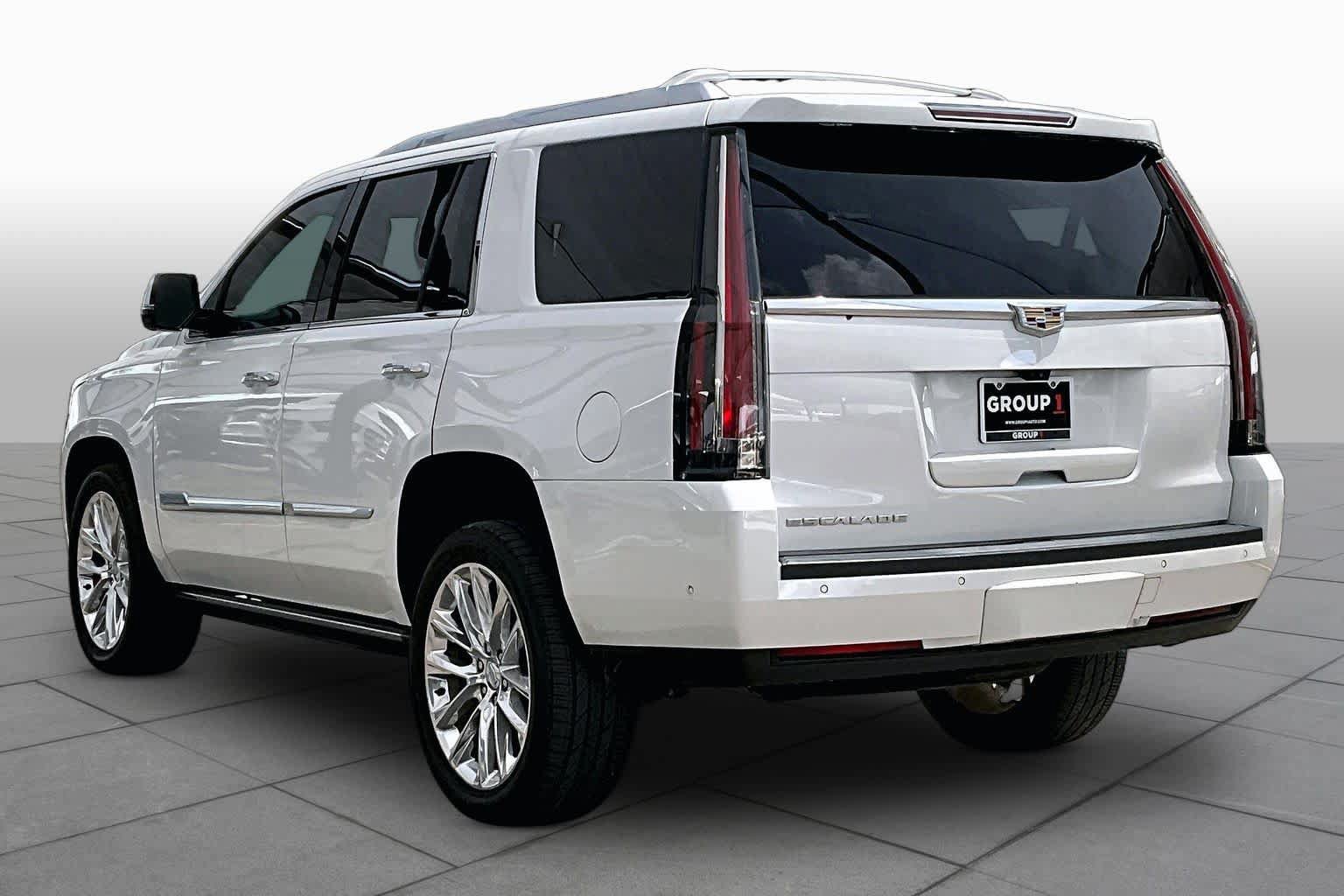 Used 2020 Cadillac Escalade Premium Luxury RWD image 12