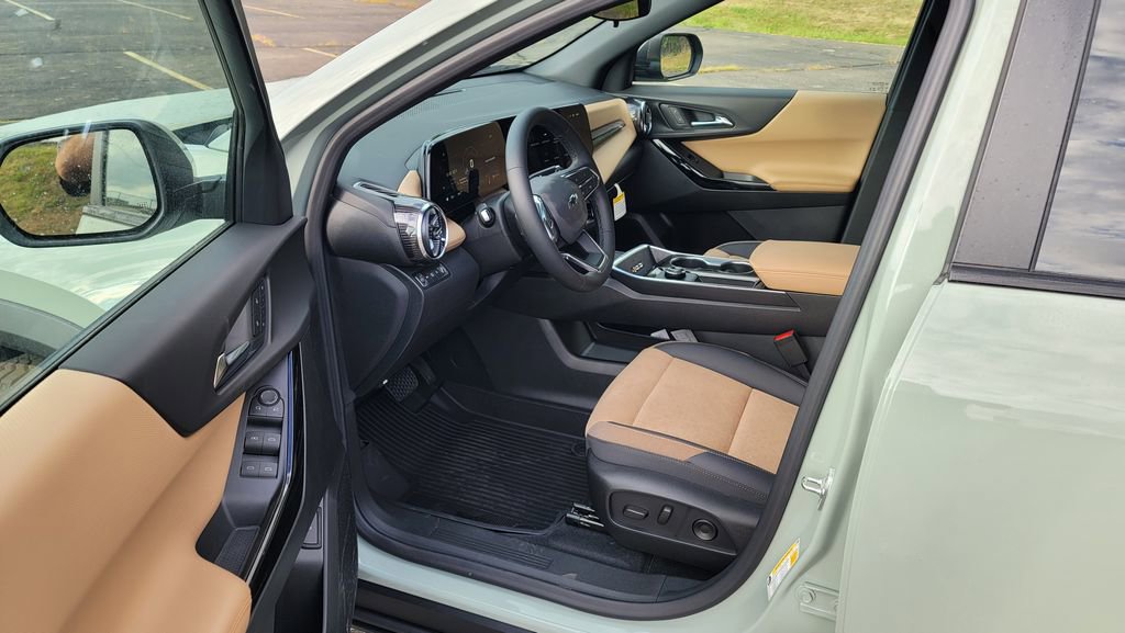 New 2026 Chevrolet Equinox ACTIV w/ Convenience Package III image 18